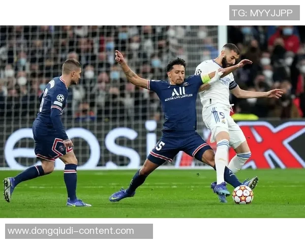 英超焦点战曼城与巴黎圣日耳曼0比0平局乌龙球瞬间引发全场热议