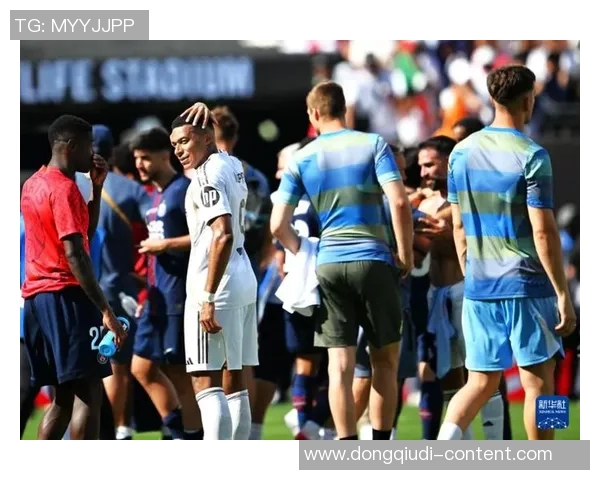 友谊赛精彩对决曼城与巴黎圣日耳曼战成平局绝杀瞬间震撼全场